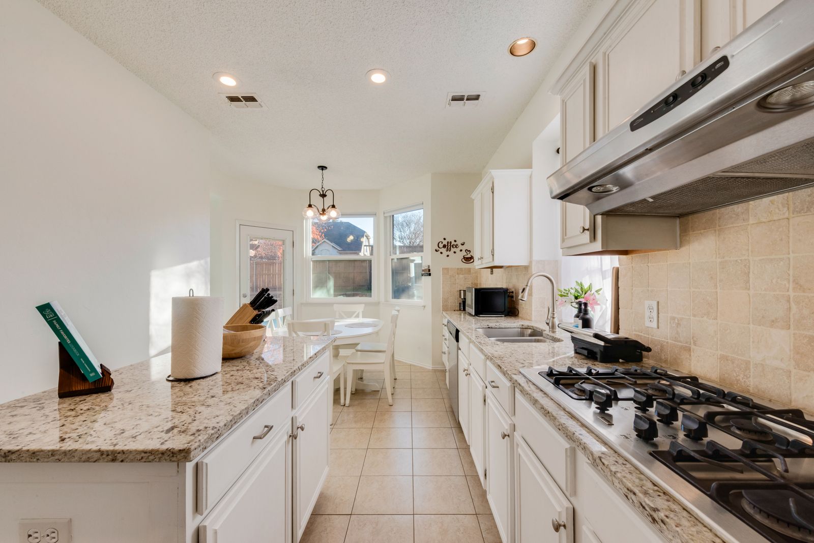 Kitchen with gas cooktop
